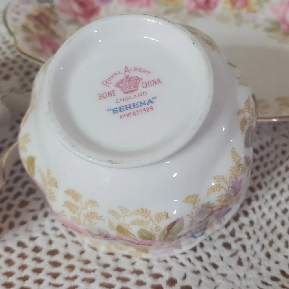 Petite Royal Albert sugar and creamer Serena pattern - Picture 2 of 4